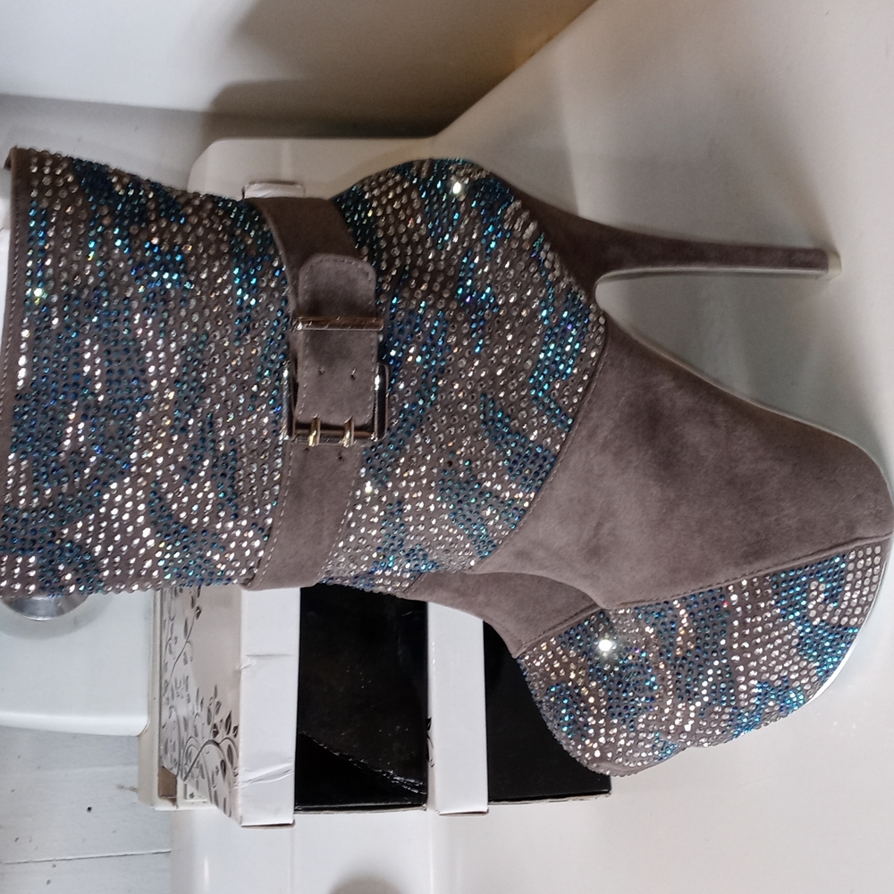 Gorgeous Stilletto by Mascotte Size 7 - Picture 3 of 5